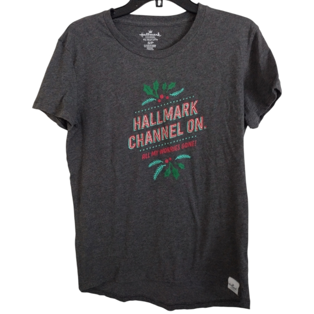 Hallmark Channel Christmas Holiday grey t-shirt mistletoe size small